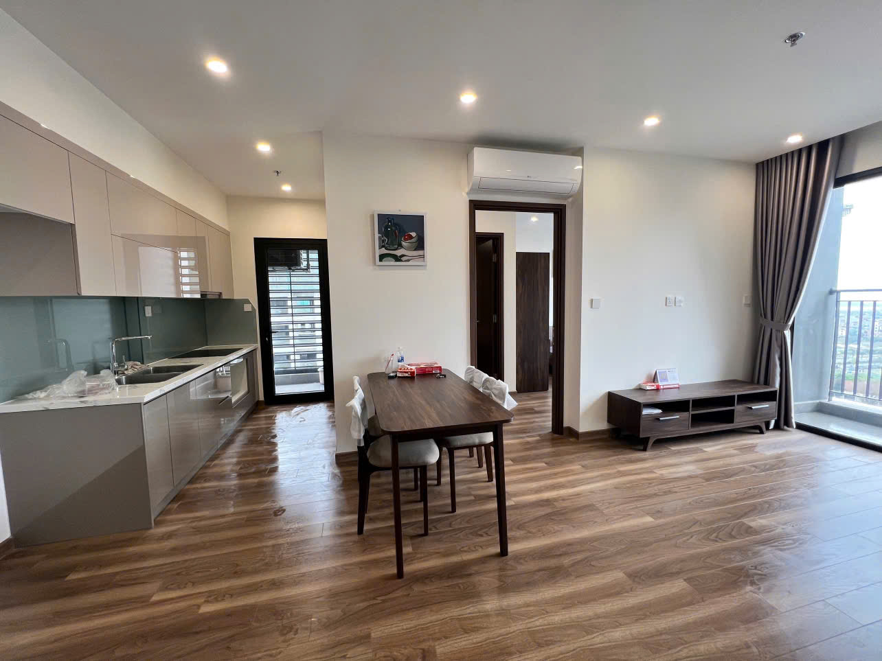 [201705263ZR] 18/8 E cho thuê 2 ngủ góc bên Zurich căn full đồ mới view thoáng đẹp dt rộng giá tốt